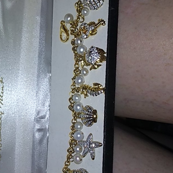 Danbury Mint Treasure of the sea bracelet - Picture 2 of 3